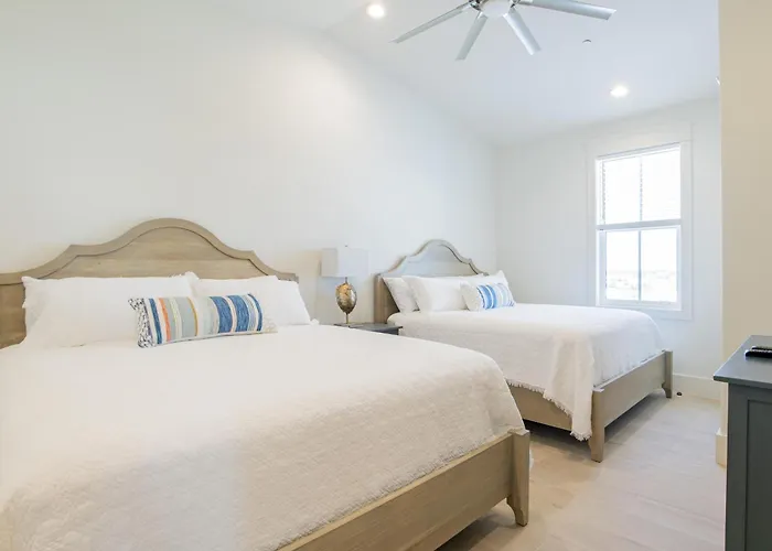 Seaside East And West 2 - 24 Bedrooms *
